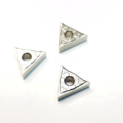 Inserções de trituração Indexable cerâmicas TNMG 160404 FM TN2 do metal